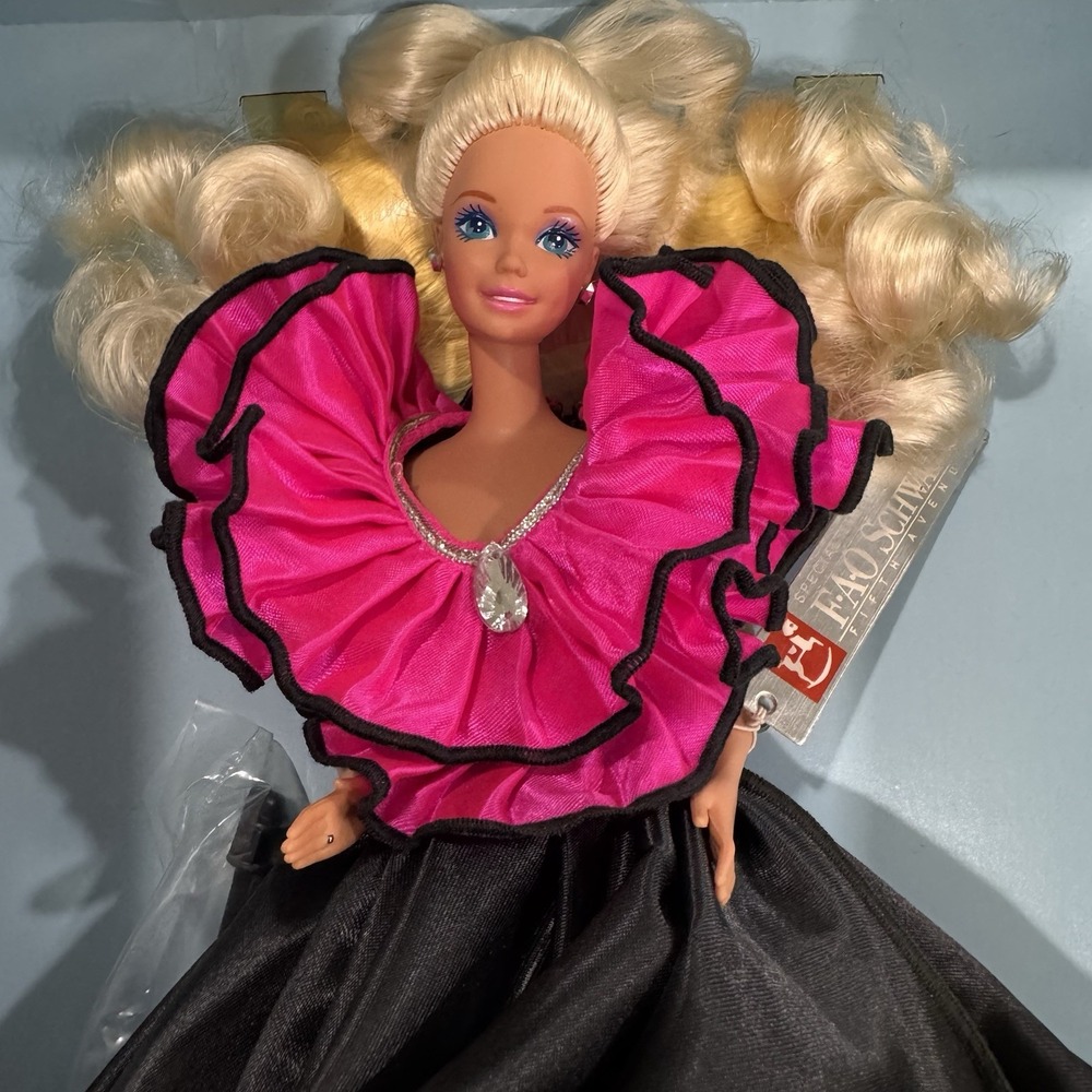 NIB 1991 Mattel Night Sensation Barbie FAO Schwarz 2921